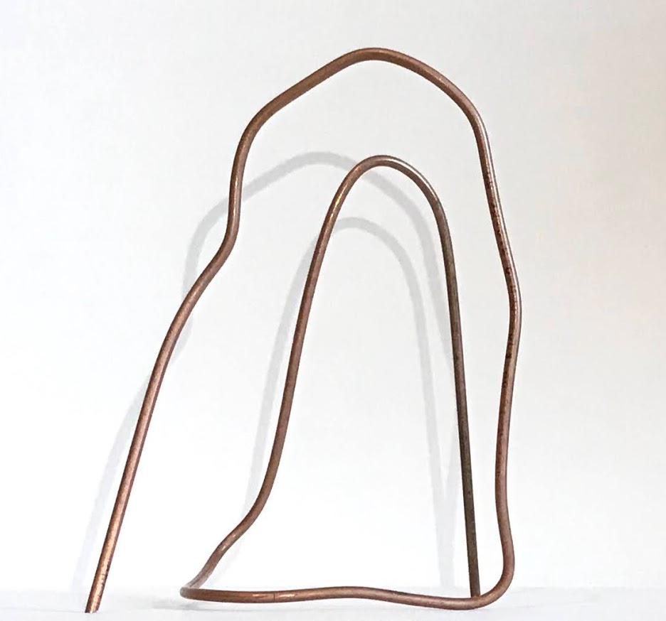 Début de la première maquette, à partir des baguettes de sourcier que nous avons pliée.